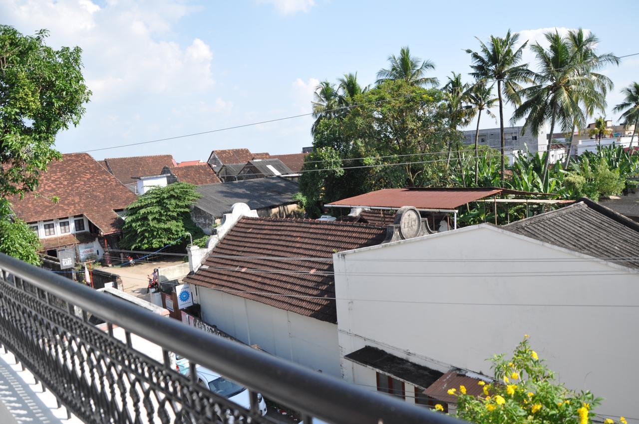 Hotel Daffodils Spice Court Kochi Exterior foto