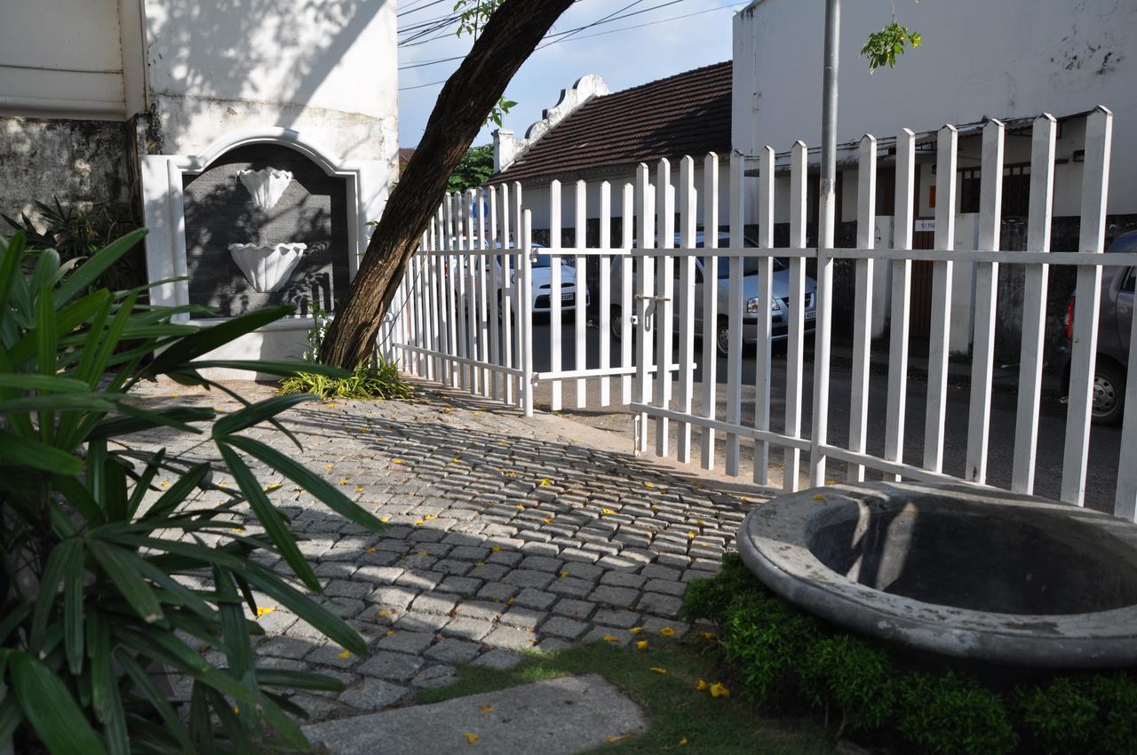 Hotel Daffodils Spice Court Kochi Exterior foto