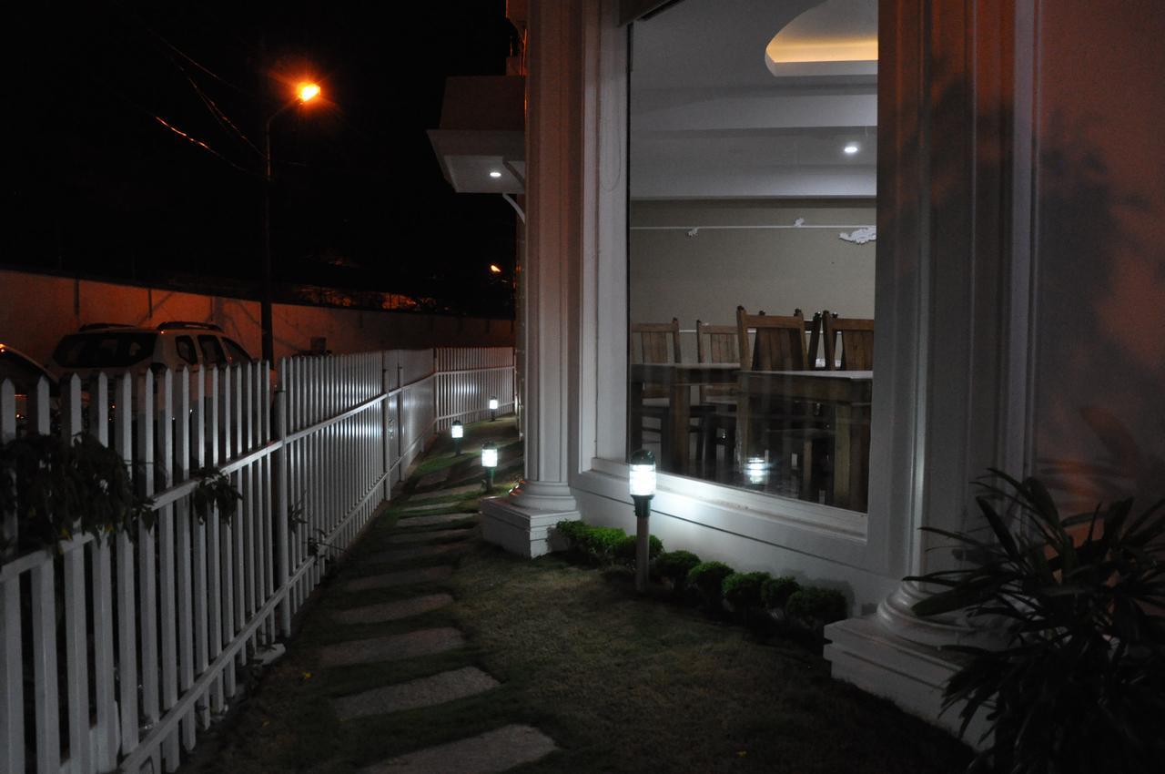Hotel Daffodils Spice Court Kochi Exterior foto