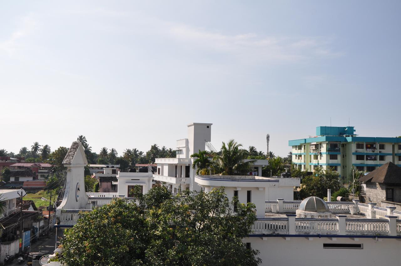 Hotel Daffodils Spice Court Kochi Exterior foto