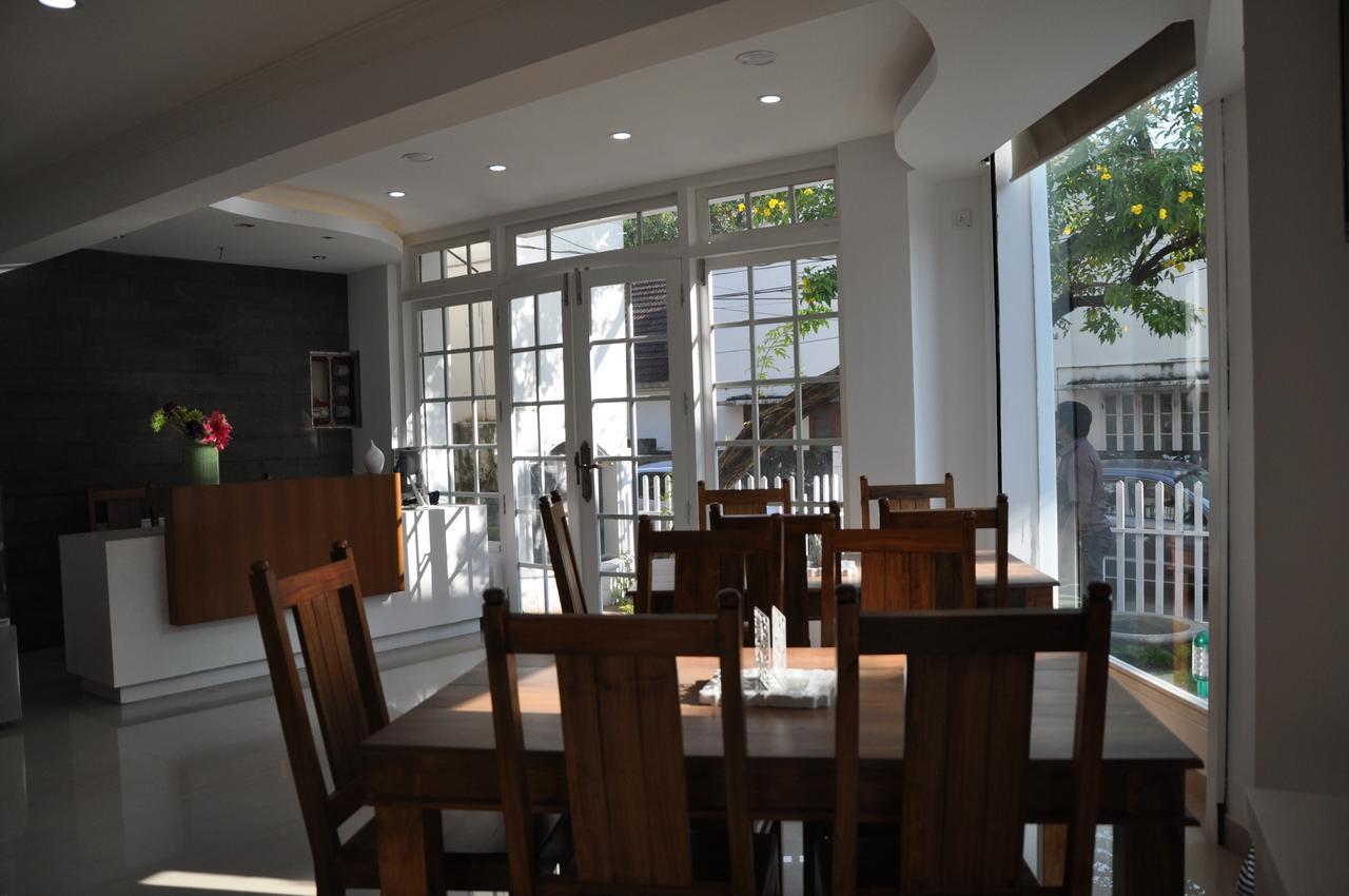 Hotel Daffodils Spice Court Kochi Exterior foto