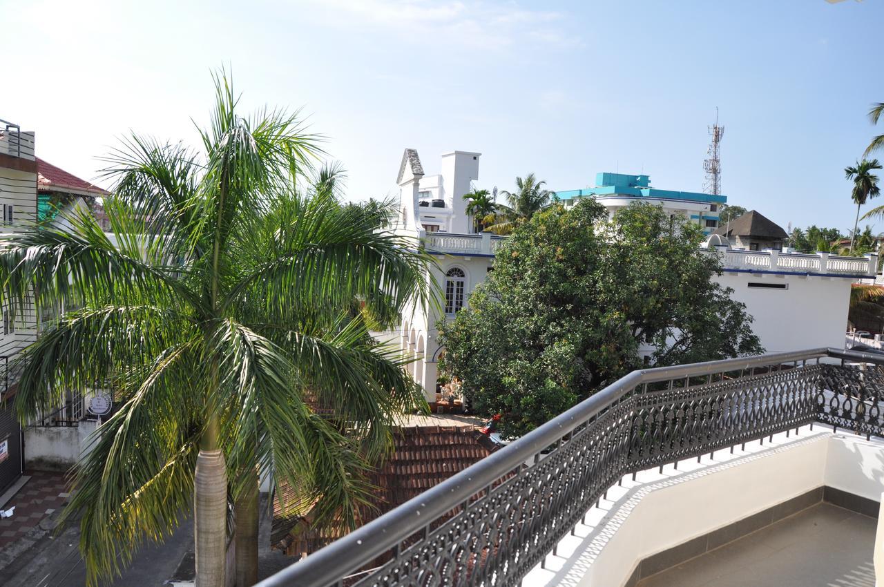 Hotel Daffodils Spice Court Kochi Exterior foto