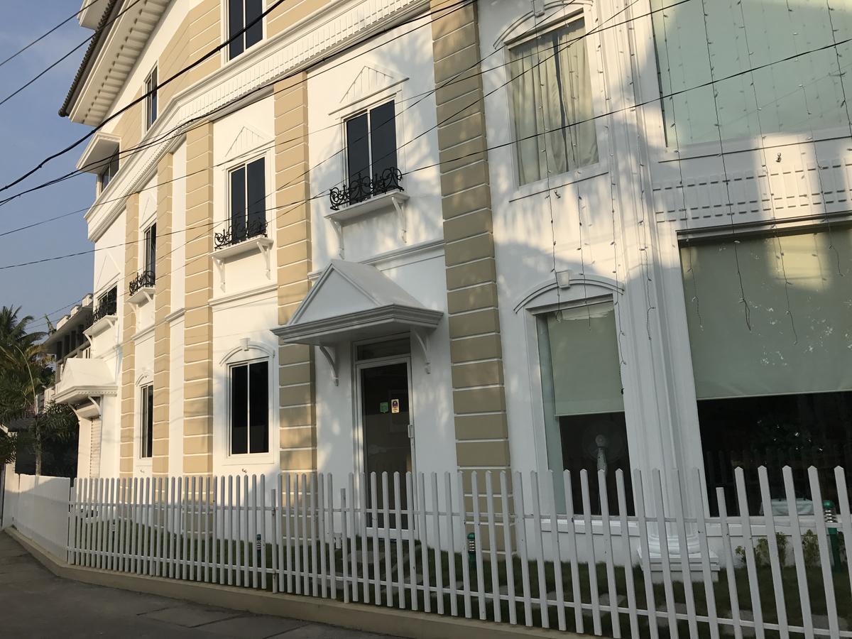 Hotel Daffodils Spice Court Kochi Exterior foto