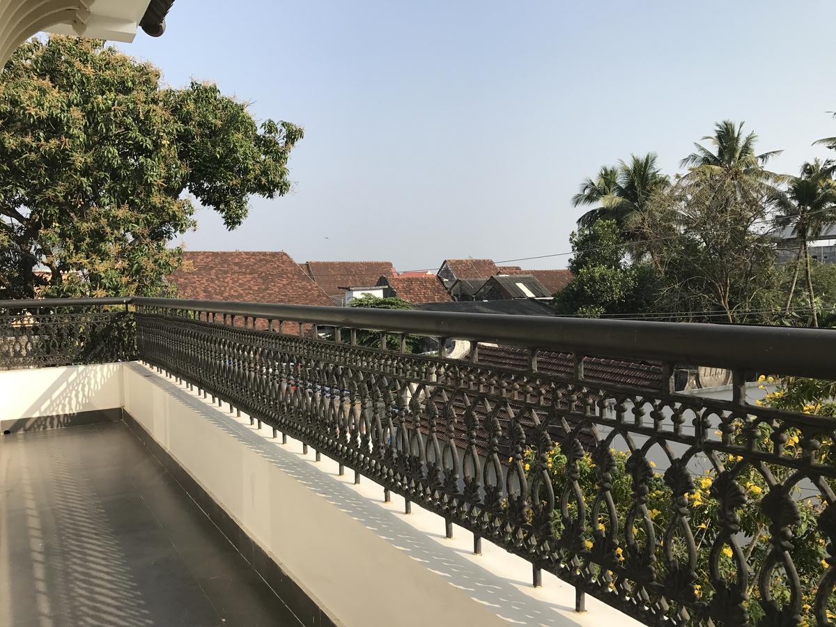 Hotel Daffodils Spice Court Kochi Exterior foto