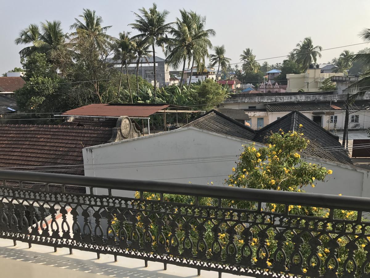 Hotel Daffodils Spice Court Kochi Exterior foto
