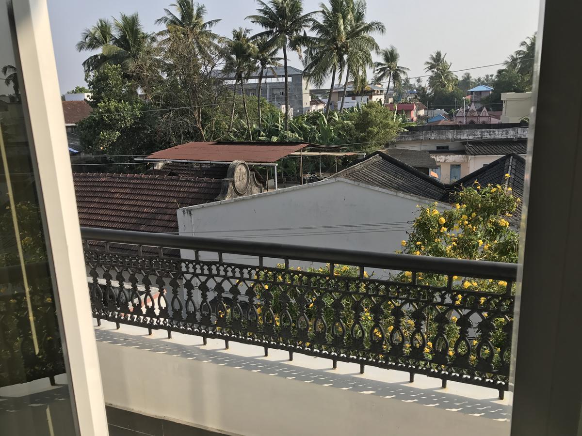 Hotel Daffodils Spice Court Kochi Exterior foto
